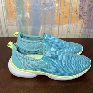 VIONIC Women’s Vortex Zeta Slip On sneakers in Wassabi NWOT